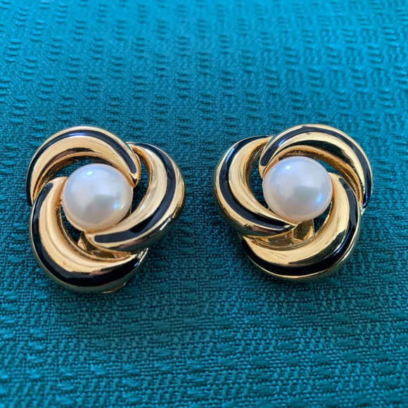 Vintage Vendome Earrings Clip on Faux Pearl Gold Black Enamel 80s Fashion - Picture 2 of 8